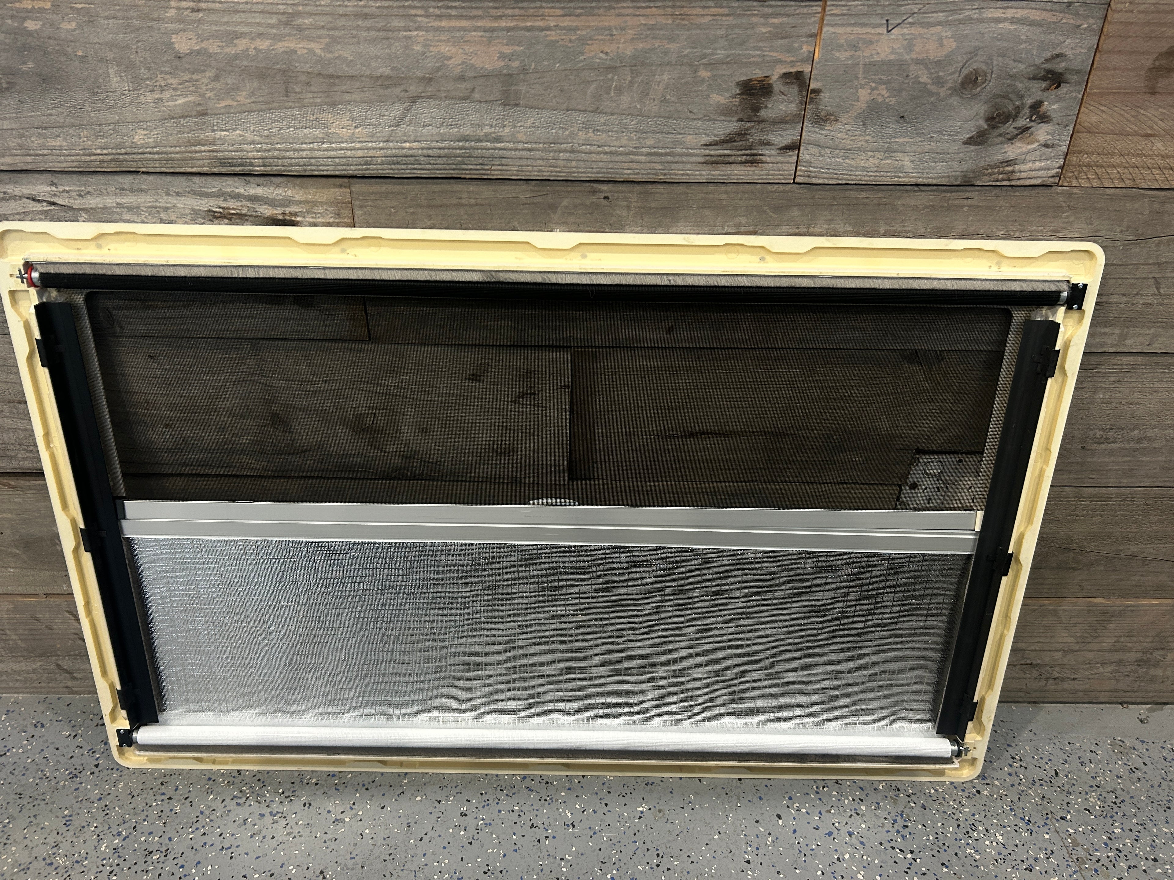 Dometic S4 Dlux Internal Window Frame - W900xH450mm - PICK UP ONLY, LIMITED STOCK