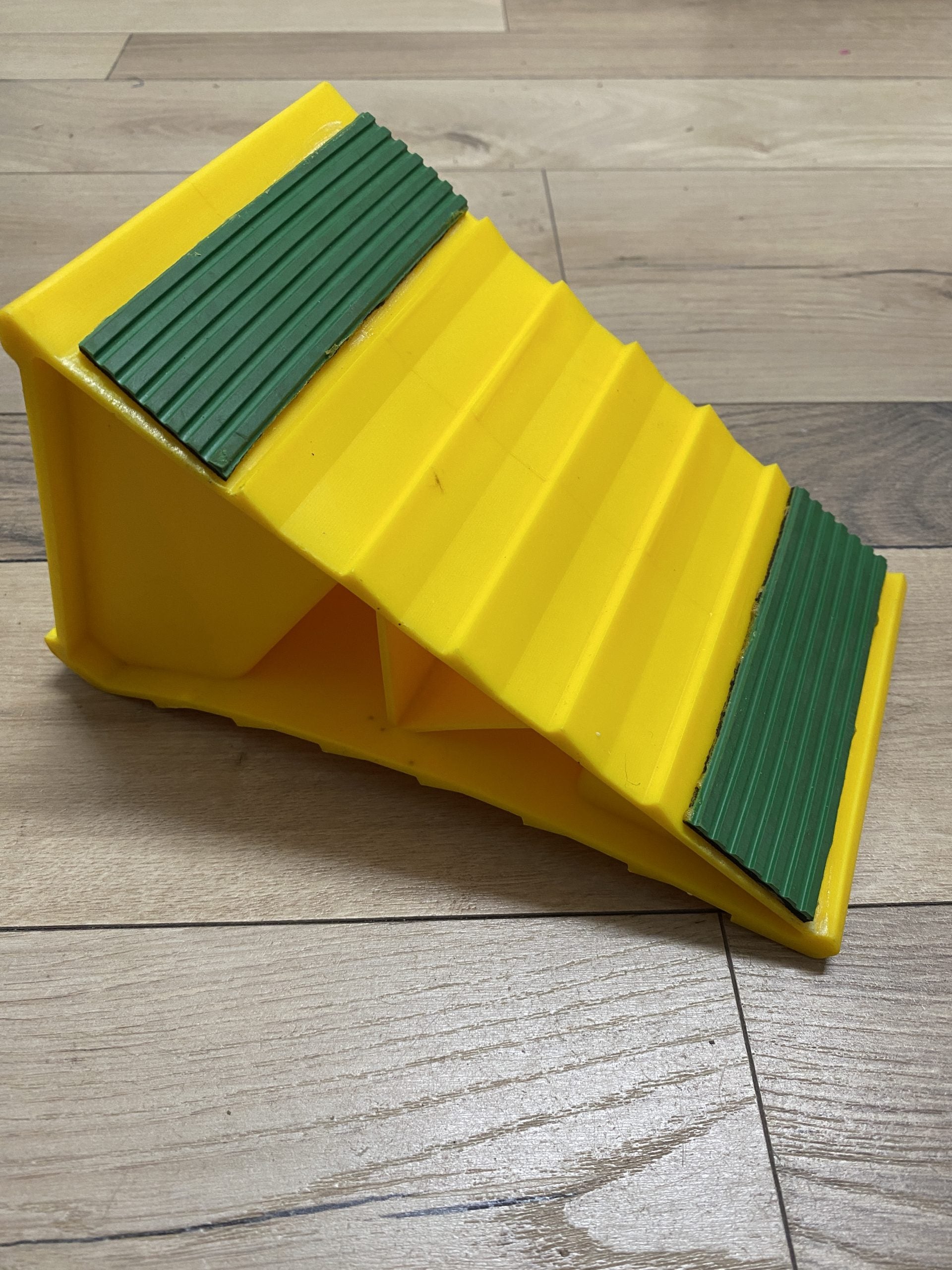 Anti-Slip Plastic Wheel Chock (Set of 2) - Hulk