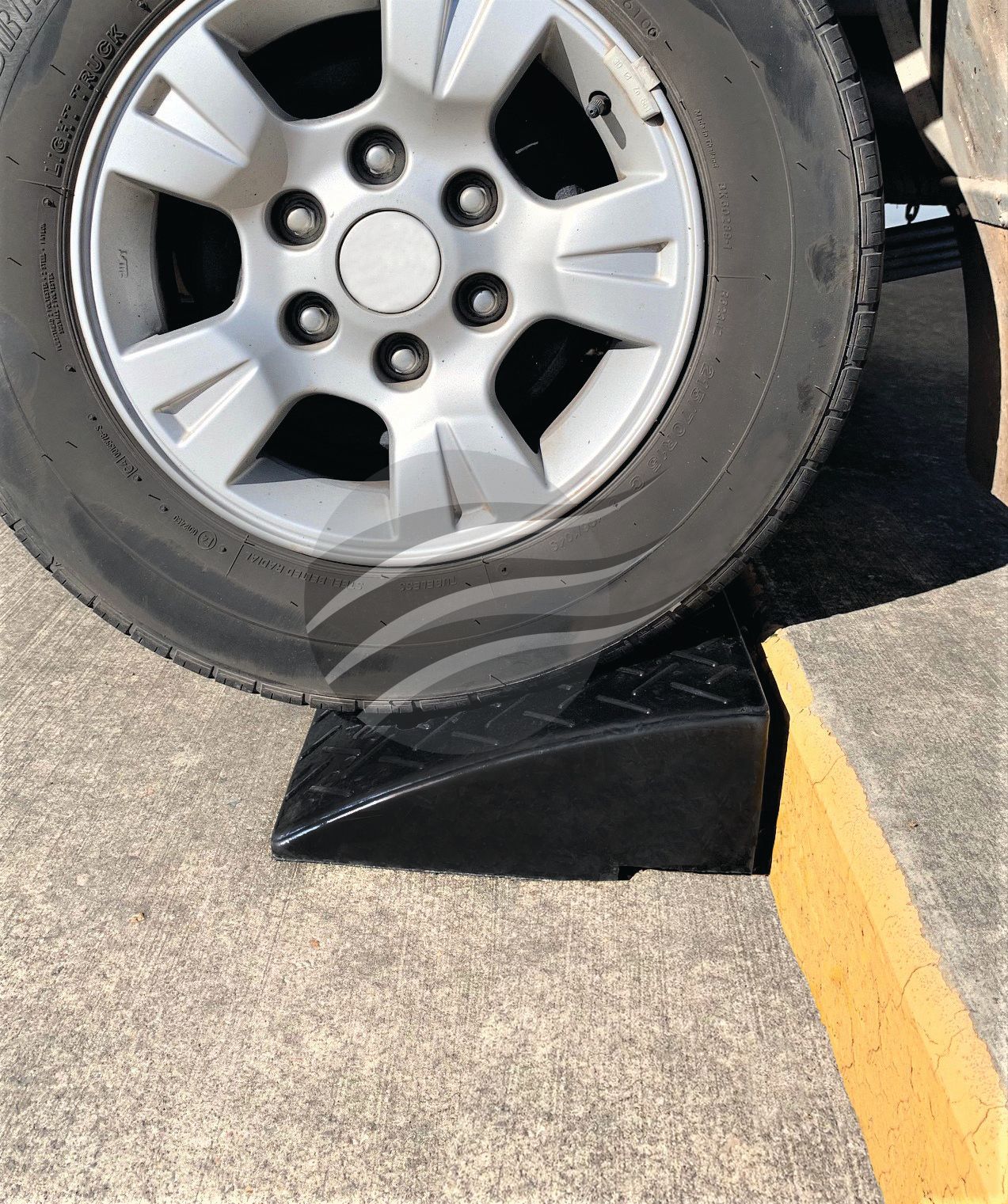 RUBBER KERB RAMP 1 ONLY 475x320x130mm RATED @ 10,000kg ROADGEAR